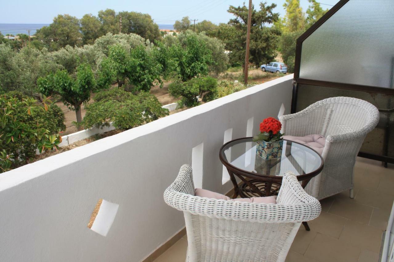 Romantic Apartment Adelianos Kampos Exteriör bild