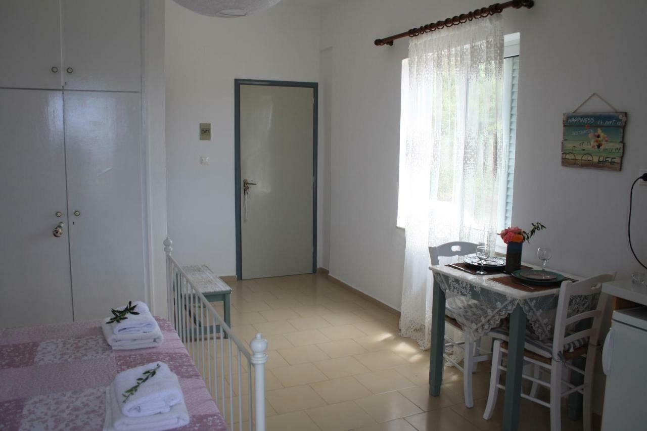 Romantic Apartment Adelianos Kampos Exteriör bild